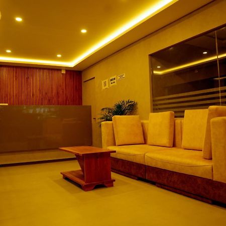Jayalakshmi Residency Hotel Vaduvanchal Ngoại thất bức ảnh