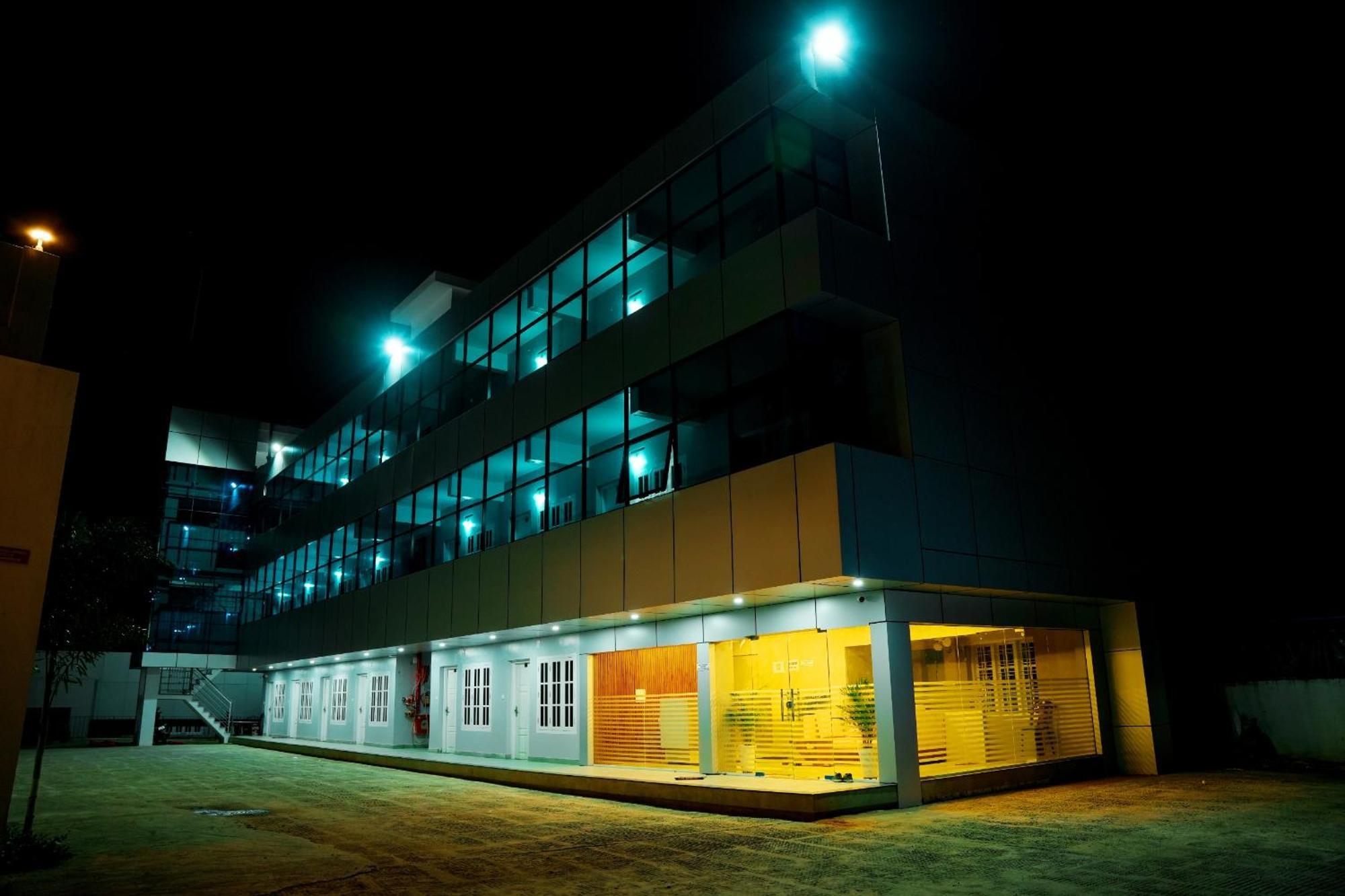 Jayalakshmi Residency Hotel Vaduvanchal Ngoại thất bức ảnh