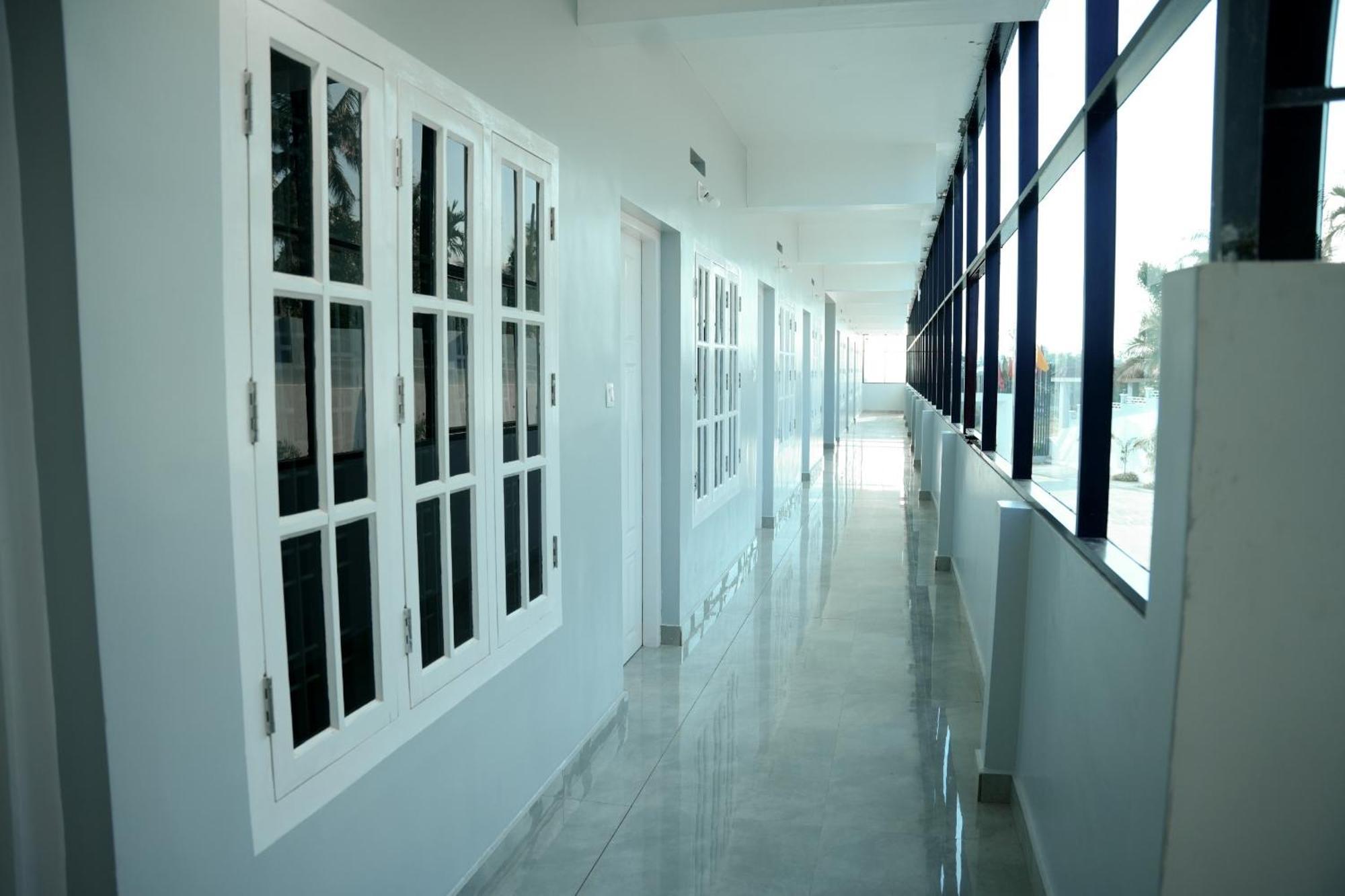 Jayalakshmi Residency Hotel Vaduvanchal Ngoại thất bức ảnh